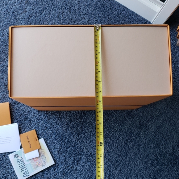 Louis Vuitton Gift Box, HUGE GIANT, EXTRA LARGE - Picture 4 of 7